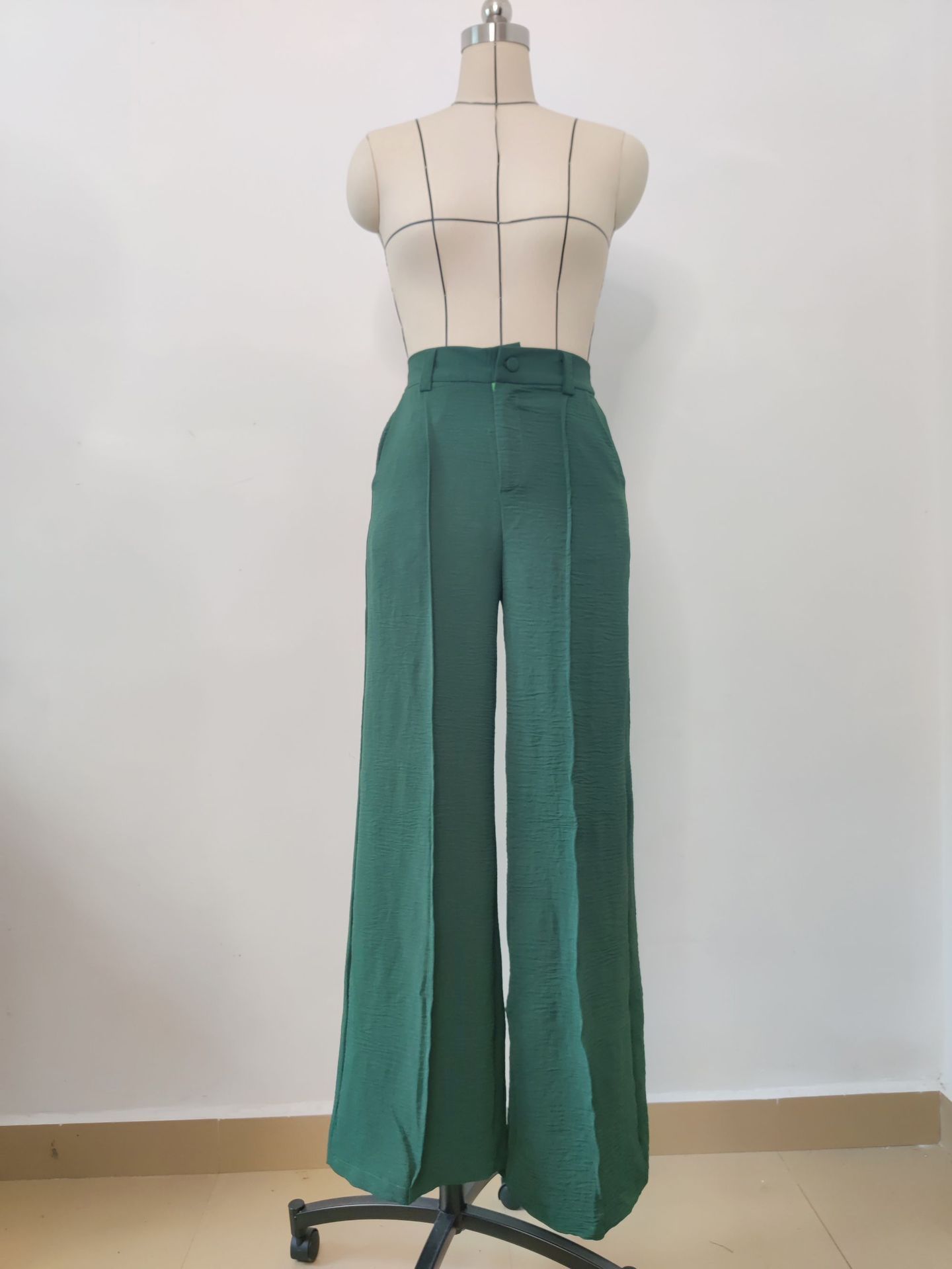 Solid Color Loose Pleated Wide-leg Casual Pants - KuzuSHOP