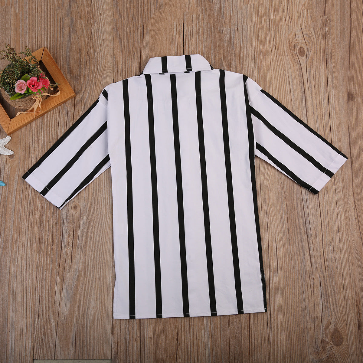 Black and white vertical stripe shirt - KuzuSHOP