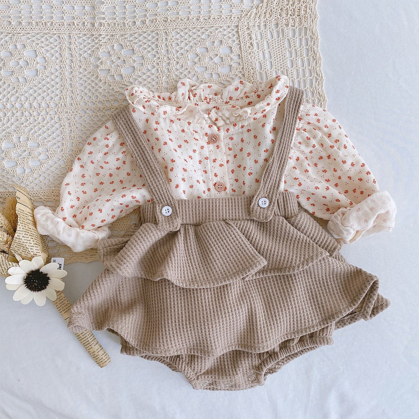 Baby Romper 0-2 Years Old Baby Clothes Baby Girl Foreign Style Pleated Lotus Leaf Sling Climber - KuzuSHOP