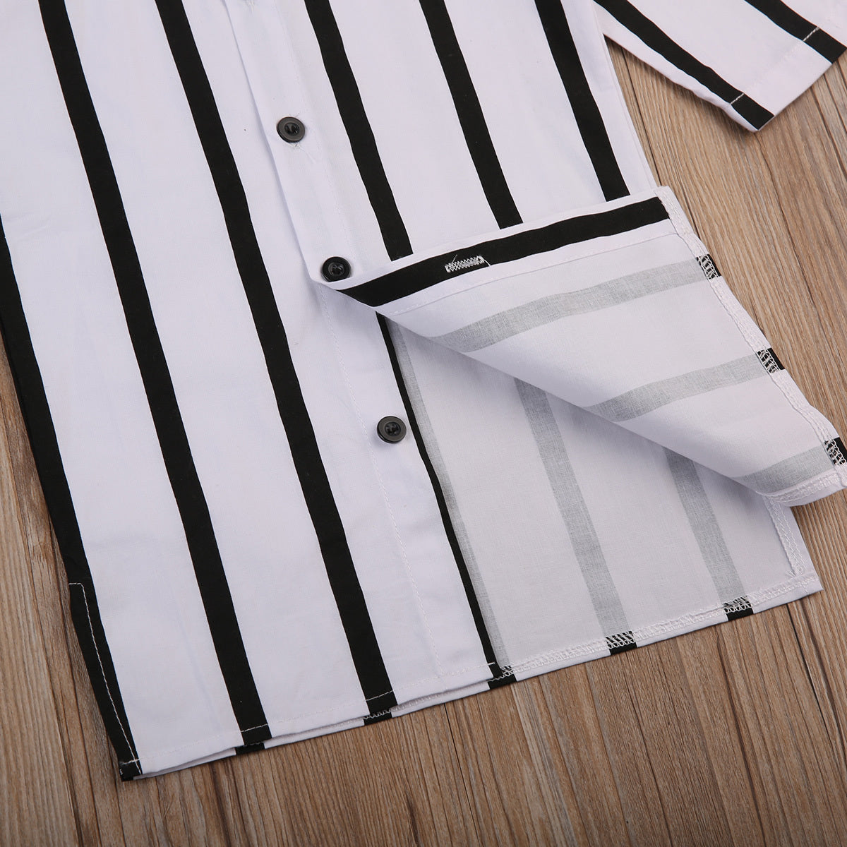 Black and white vertical stripe shirt - KuzuSHOP