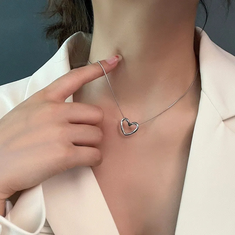 Fashion Jewelry Tainless Steel Twist Hollow Heart Pendant Necklace For Women Spicy Girls Simple Clavicle Chain Jewelry Gift - KuzuSHOP