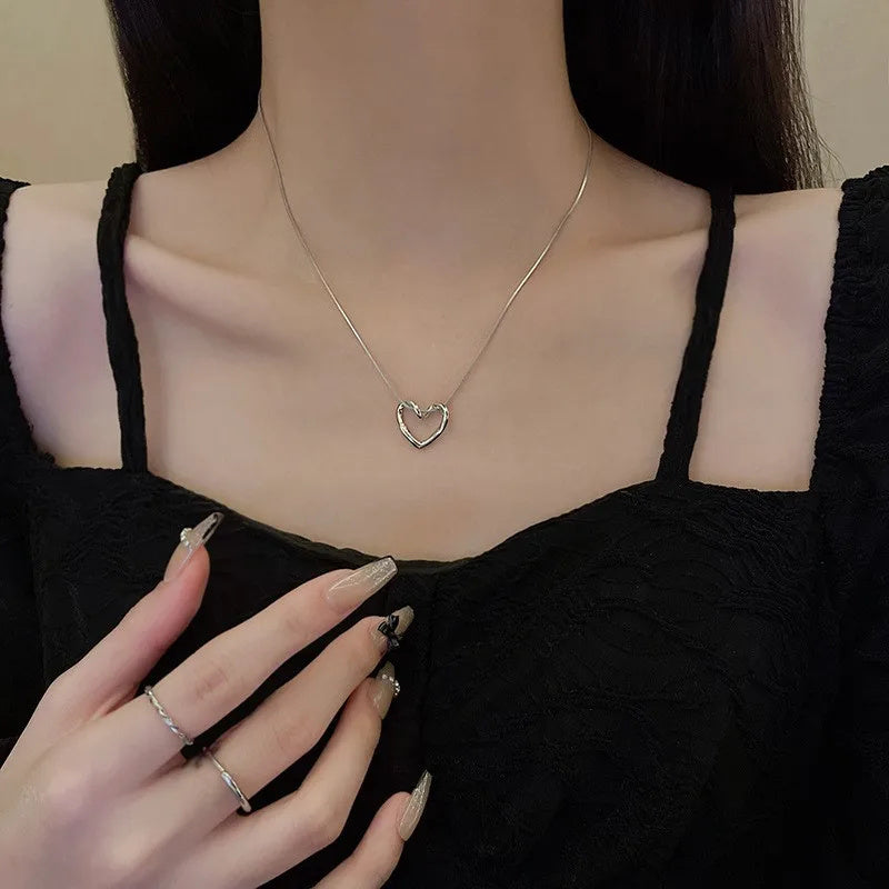 Fashion Jewelry Tainless Steel Twist Hollow Heart Pendant Necklace For Women Spicy Girls Simple Clavicle Chain Jewelry Gift - KuzuSHOP
