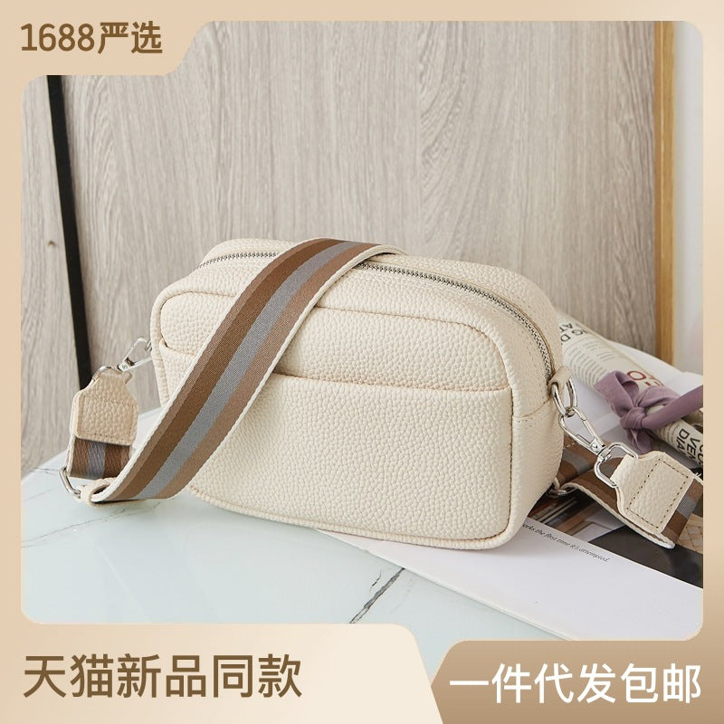 Cross-border foreign trade hot-selling women's bag 2023 spring and summer new small square bag wide shoulder strap single shoulder diagonal bag wholesale distribution - KuzuSHOP