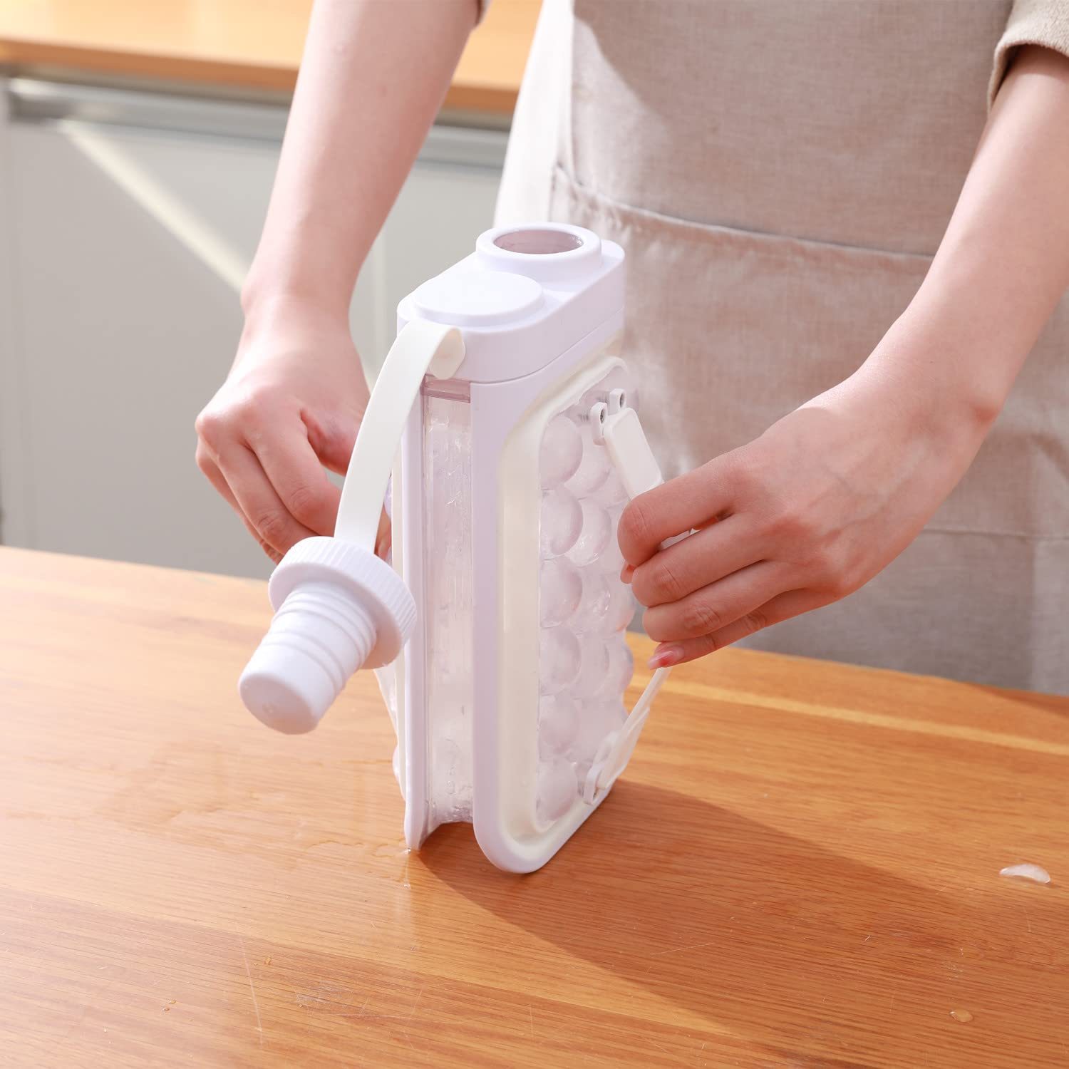 2-in-1 Portable Quick Release Ice Ball Cold Kettle Summer Kitchen Gadgets - KuzuSHOP