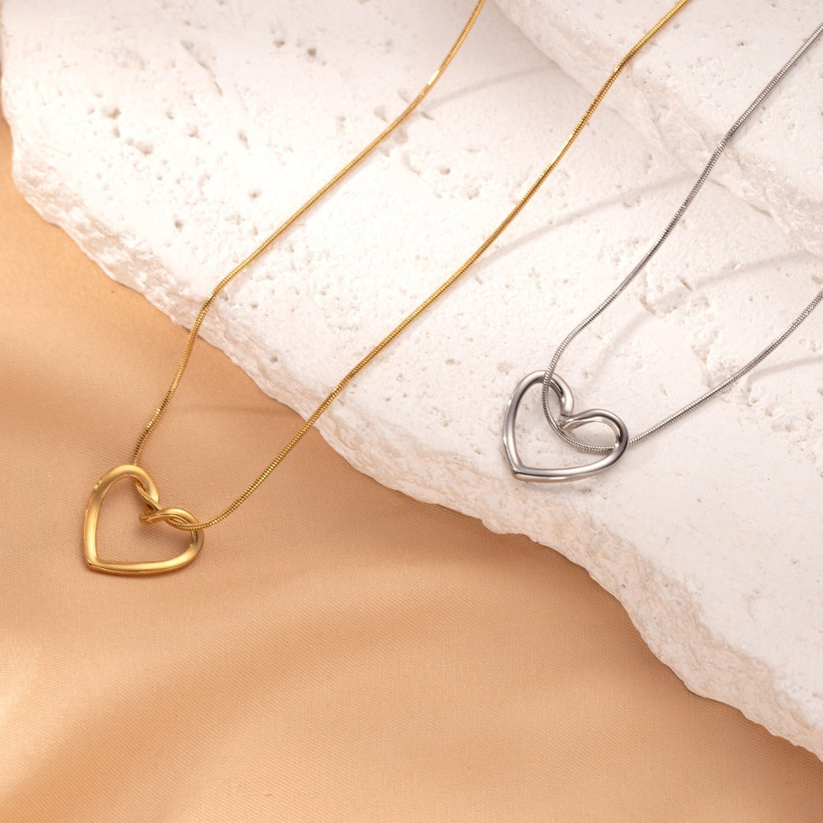 Fashion Jewelry Tainless Steel Twist Hollow Heart Pendant Necklace For Women Spicy Girls Simple Clavicle Chain Jewelry Gift - KuzuSHOP